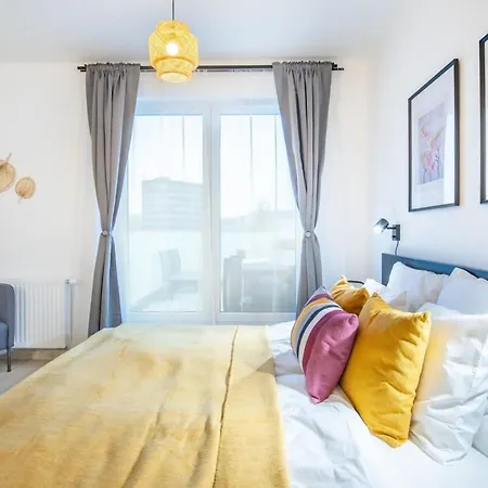Modern Bright Place With Terrace 아파트