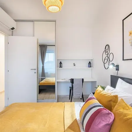 Modern Bright Place With Terrace Apartman *