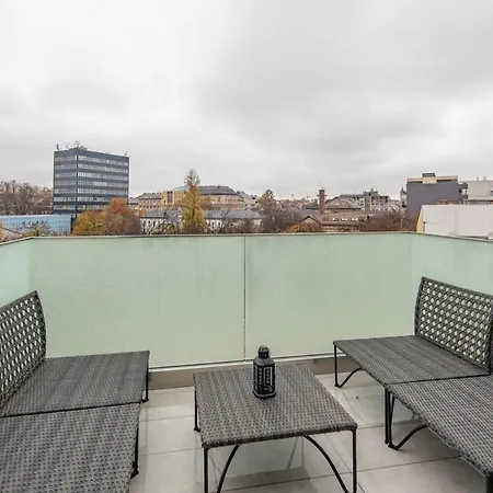 Modern Bright Place With Terrace Apartman