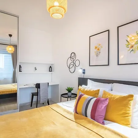 Апартаменты Modern Bright Place With Terrace *
