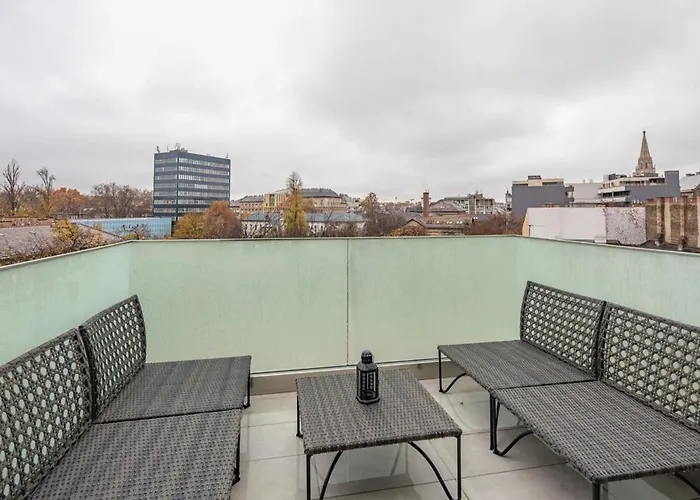Modern Bright Place With Terrace Apartment
