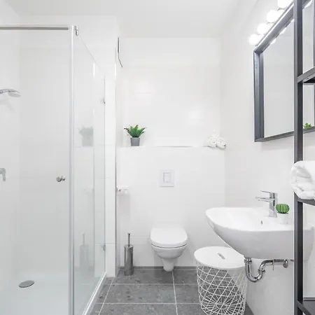 Modern Bright Place With Terrace *