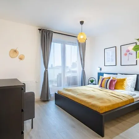 Modern Bright Place With Terrace *