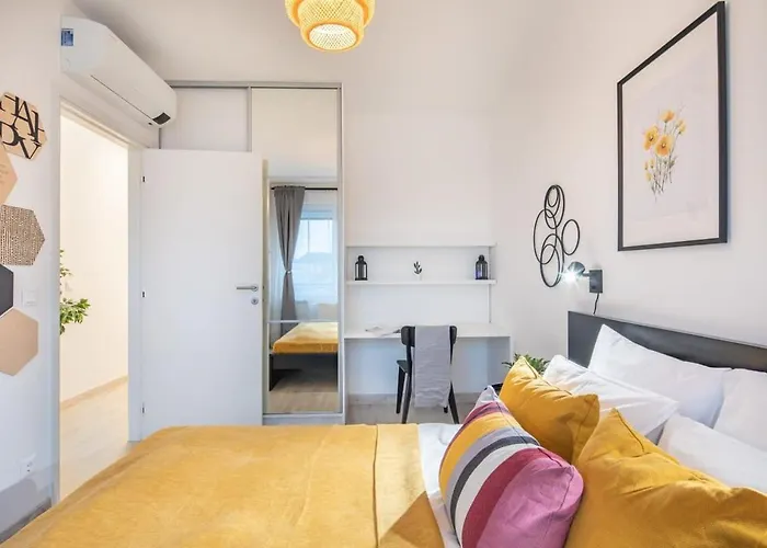 Modern Bright Place With Terrace Apartament *