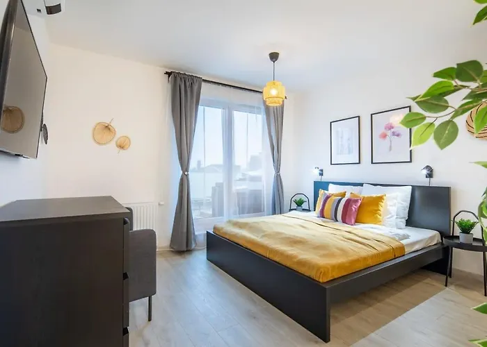 Modern Bright Place With Terrace *